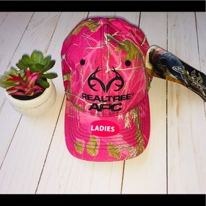💝 NWT REALTREE PINK CAMO HAT 💝